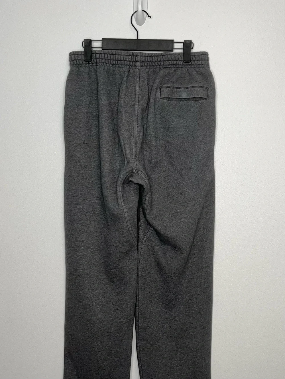 Nike Men’s Sportswear Club Fleece Dark Heather Gray Sweatpants Sz Medium Active